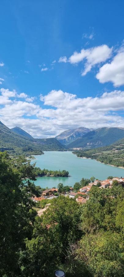 Casa Vacanze Al Castello Villetta Barrea Exteriér fotografie